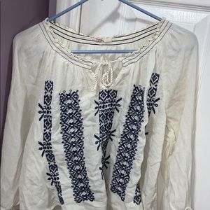 light summer blouse 🦋